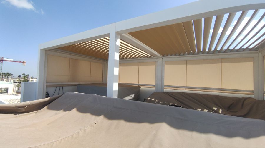 Pérgola bioclimática ático vistas al mar