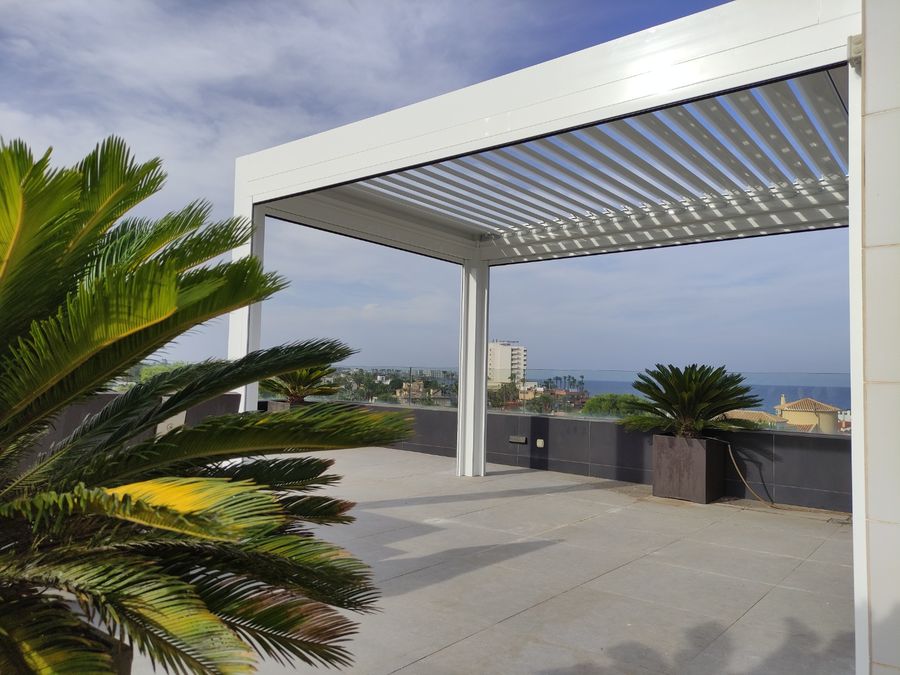 Pérgola bioclimática detalle lamas aluminio